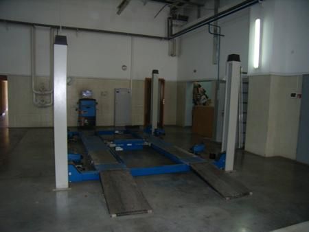 На автомойке в Луганске нашли трупы двух работников На автомойке в Луганске нашли трупы двух работников