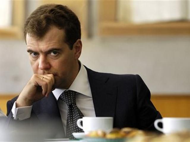Вопрос о санкциях против Украины после подписания соглашения с ЕС пока не стоит, - Медведев