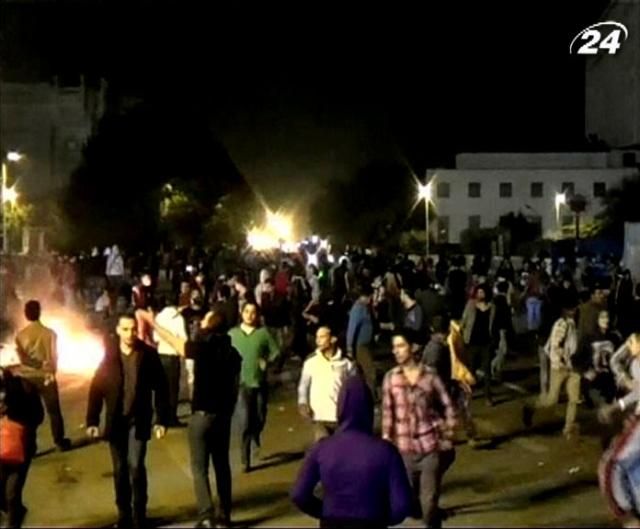 Из-за беспорядков в Каире усилены меры безопасности