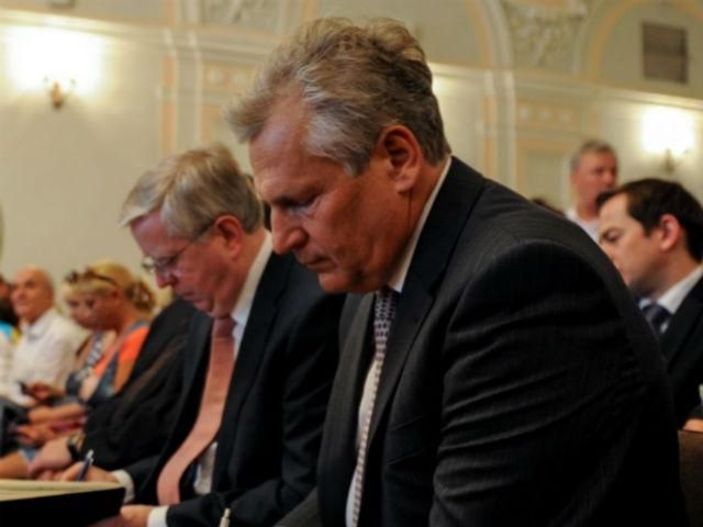 Регионалы прервали рабочую группу по "лечению Тимошенко" несмотря на присутствие миссии ЕП Регионалы прервали рабочую группу по "лечению Тимошенко" несмотря на присутствие миссии ЕП