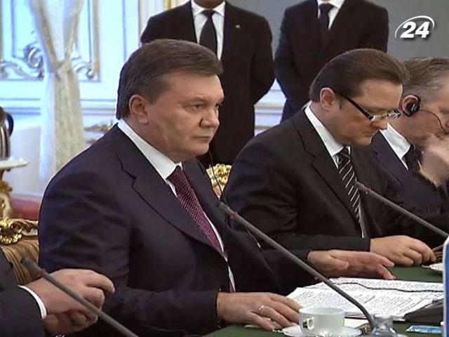 Питання Тимошенко вирішать лише у законній площині, - Янукович