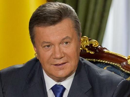 Янукович продает Украину, чтобы купить себе место губернатора Малороссии, - Яценюк