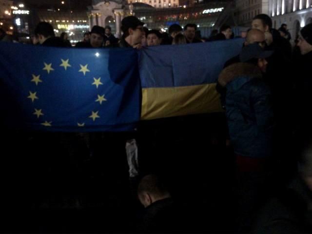 На Евромайдане - уже три автобуса "Беркута" На Евромайдане - уже три автобуса "Беркута"