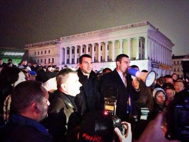 Депутаты будут дежурить на Майдане всю ночь