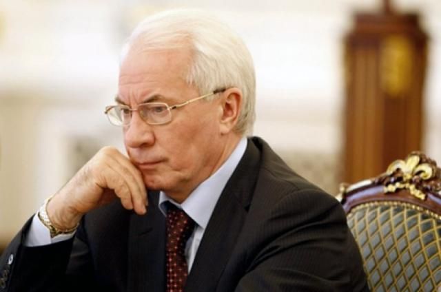 Азаров подякував опозиції за борги перед МВФ і пішов з Ради
