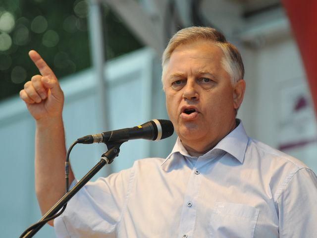 Комуністи підтримають опозицію щодо відставки уряду Комуністи підтримають опозицію щодо відставки уряду