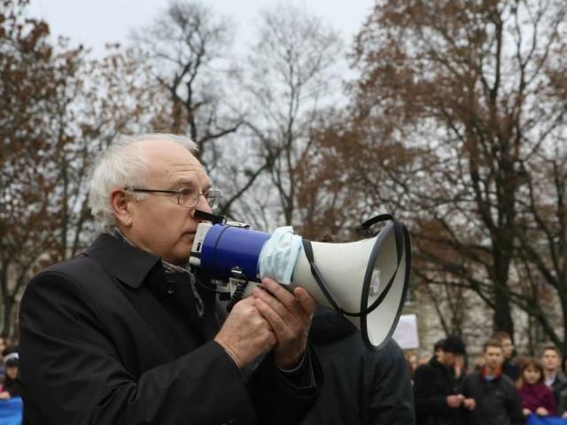 Во Львове митинг студентов возглавил экс-министр Вакарчук (Фото)