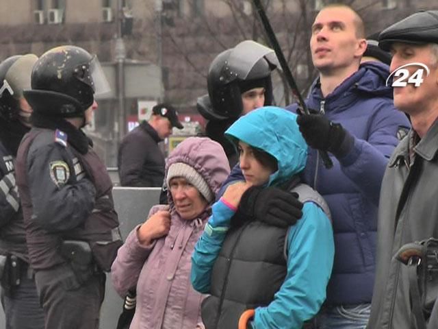 На Майдані зібралися протестувальники з різних регіонів