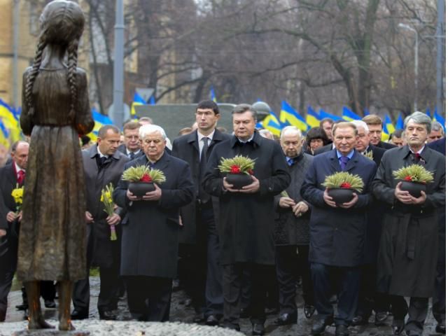 Первые лица государства почтили память жертв Голодомора (Фото)