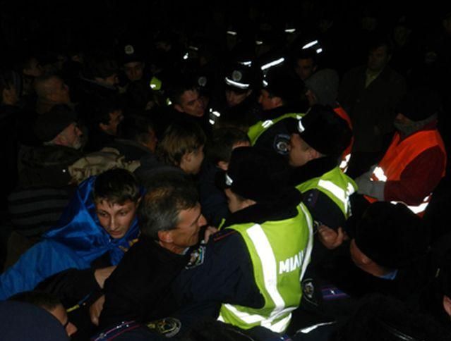 Міліція заперечує, що розганяла Євромайдан у Миколаєві Міліція заперечує, що розганяла Євромайдан у Миколаєві