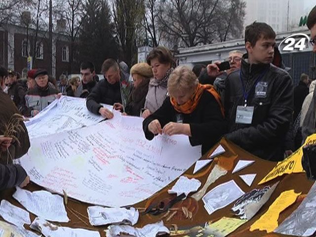 Підсумки тижня: В Україні вшанували жертв Голодомору