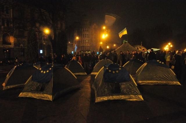 У Львові вшанували жертв Голодомору і продовжили Євромайдан (Фото)