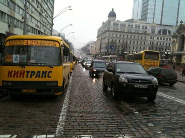 На Михайлівській площі у Києві готують акцію проти Євромайдану На Михайлівській площі у Києві готують акцію проти Євромайдану