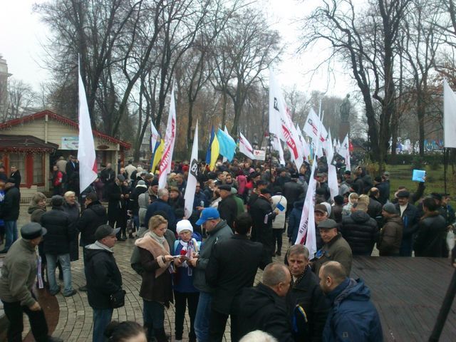 За мить у столиці стартує багатотисячна хода опозиції За мить у столиці стартує багатотисячна хода опозиції