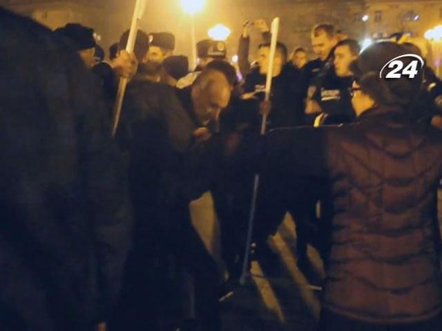 В Черкассах милиция не позволила активистам установить палатки