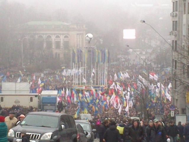Міліція не знає, чи розпилює "Беркут" сльозогінний газ під Кабміном Міліція не знає, чи розпилює "Беркут" сльозогінний газ під Кабміном