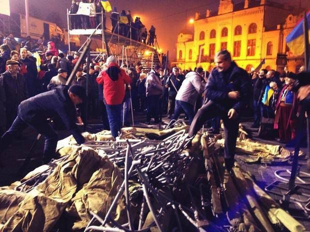 У столиці мітингувальники встановили наметове містечко У столиці мітингувальники встановили наметове містечко