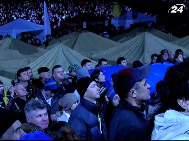 "Тітушки" під Кабміном скаржаться – з ними не розрахувались "Тітушки" під Кабміном скаржаться – з ними не розрахувались