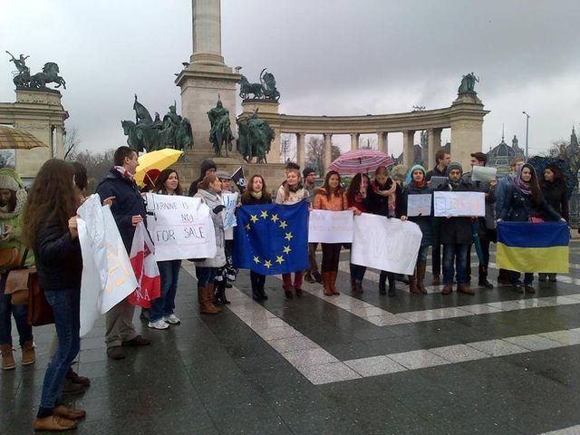 Евромайданы в мире (Фото)