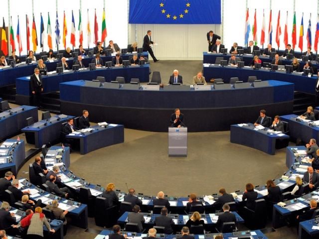 Європарламент сьогодні вирішуватиме, як підтримати Україну Європарламент сьогодні вирішуватиме, як підтримати Україну