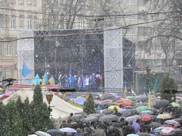 Евромайдан. Во Львове студентам угрожают отчислением за участие в митинге