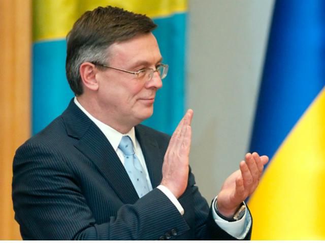 МЗС підтримує рішення Азарова про призупинення євроінтеграції МЗС підтримує рішення Азарова про призупинення євроінтеграції