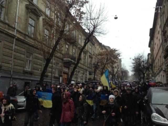 Євромайдан. Львівські студенти вимагають відставки губернатора