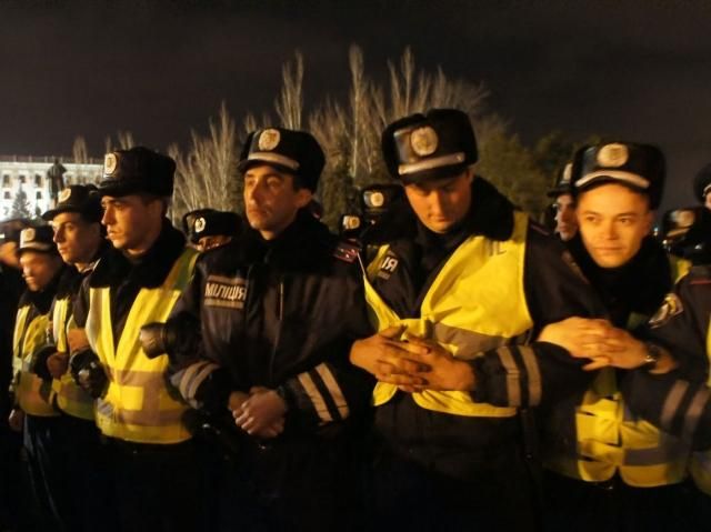 Євромайдан. Юрист розповів, як поводитися з міліцією Євромайдан. Юрист розповів, як поводитися з міліцією