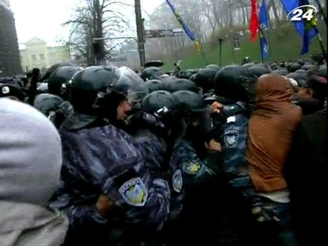 Євромайдан. За вранішню сутичку з "Беркутом" затримано 2 активістів 