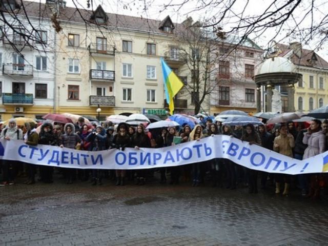 Евромайдан. Губернатор Ивано-Франковщины поддержал студенческую акцию