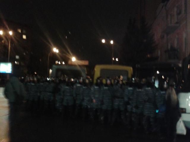 Затриманих перевели з Печерського райвідділу, тому свободівці повертаються на Євромайдан Затриманих перевели з Печерського райвідділу, тому свободівці повертаються на Євромайдан