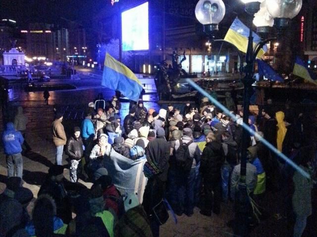 Евромайдан. КГГА обещает митингующим пункты обогрева и биотуалеты Евромайдан. КГГА обещает митингующим пункты обогрева и биотуалеты