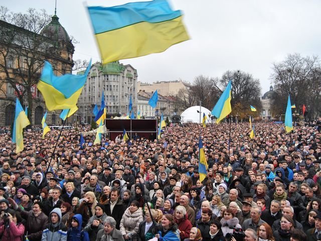 Євромайдан. У Львові затримали 4 буси із активістами, що їхали до Києва