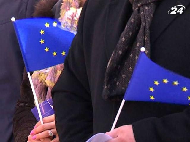 Местные власти запрещают Евромайданы в регионах Местные власти запрещают Евромайданы в регионах