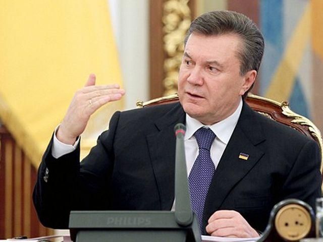 Янукович пообіцяв не скорочувати соцвиплати і збільшити зарплати