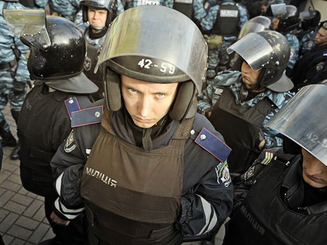 Кабмин усиленно охраняют Кабмин усиленно охраняют