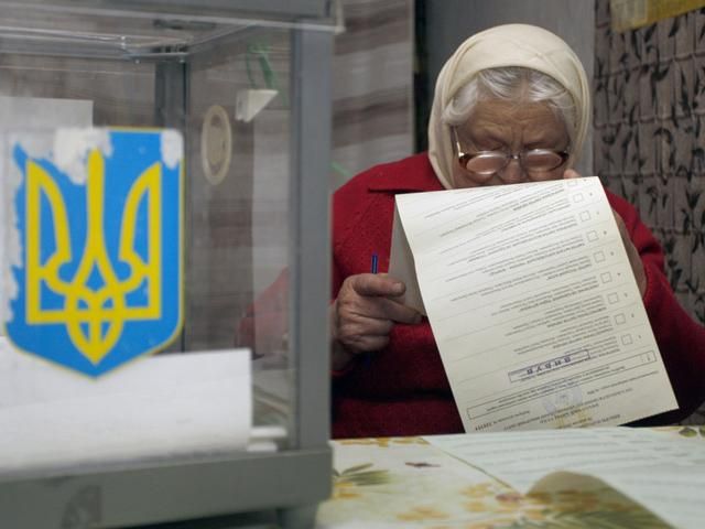 Якби вибори проходили зараз, УДАР перегнав би "Батьківщину", а КПУ - "Свободу" Якби вибори проходили зараз, УДАР перегнав би "Батьківщину", а КПУ - "Свободу"