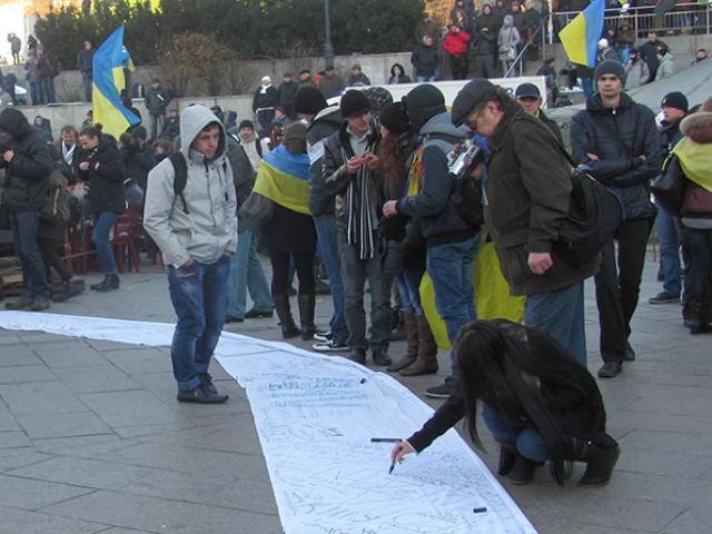 На Банковій пообіцяли, що Янукович уважно розгляне звернення студентів 