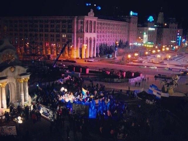 Невідомі спалили автобус свободівця, що забезпечував Євромайдан Невідомі спалили автобус свободівця, що забезпечував Євромайдан