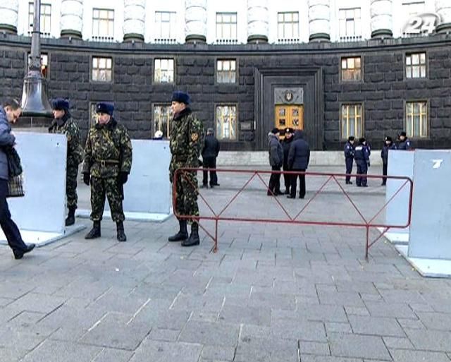 Евромайдан. Возле КМУ утром не митинговали