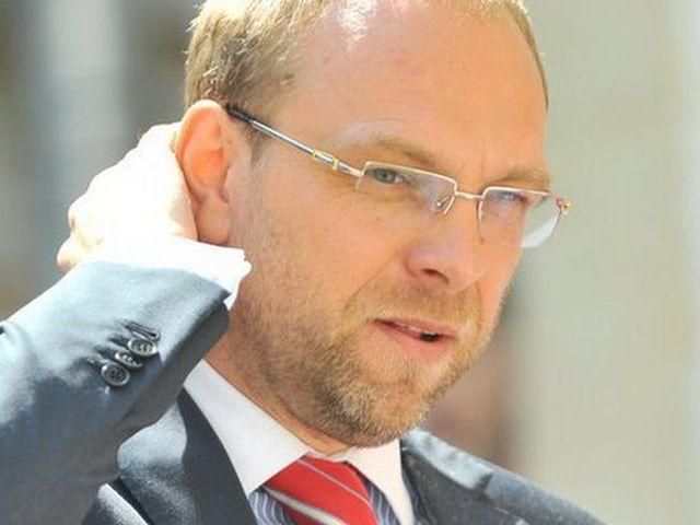 Власенко каже, що йому заборонили їхати до Вільнюса Власенко каже, що йому заборонили їхати до Вільнюса