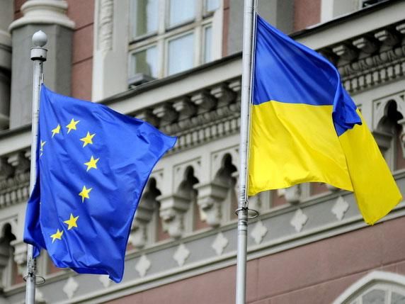 Украинцы и европейцы в Вильнюсе символически подписали Соглашение об ассоциации