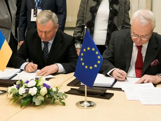 Украина парафировала Соглашение о совместном авиапространстве с ЕС Украина парафировала Соглашение о совместном авиапространстве с ЕС