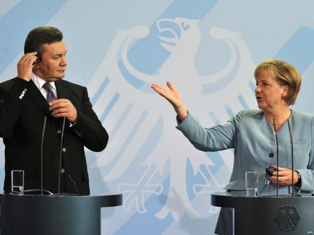 Янукович поговорил с Меркель Янукович поговорил с Меркель