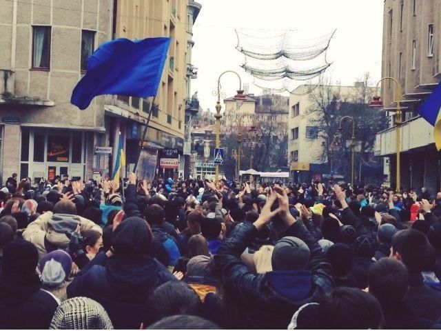 Евромайдан. Ивано-Франковские активисты переезжают в Киев Евромайдан. Ивано-Франковские активисты переезжают в Киев