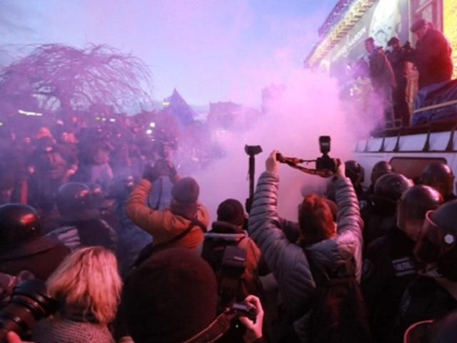В столкновении с "Беркутом" пострадал свободовец: он - в больнице В столкновении с "Беркутом" пострадал свободовец: он - в больнице