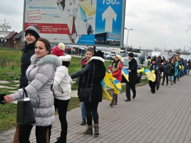 Видео дня: Гимн Украины на украинско-польской границе (Видео)