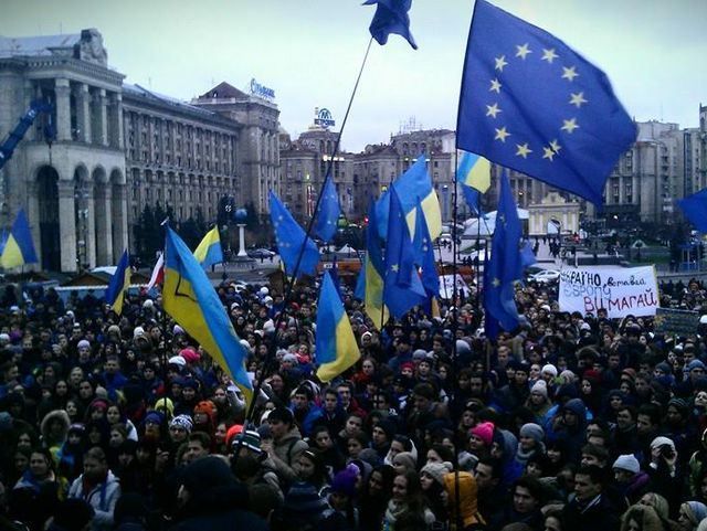Резолюция Евромайдана: Януковича и Азарова в отставку Резолюция Евромайдана: Януковича и Азарова в отставку