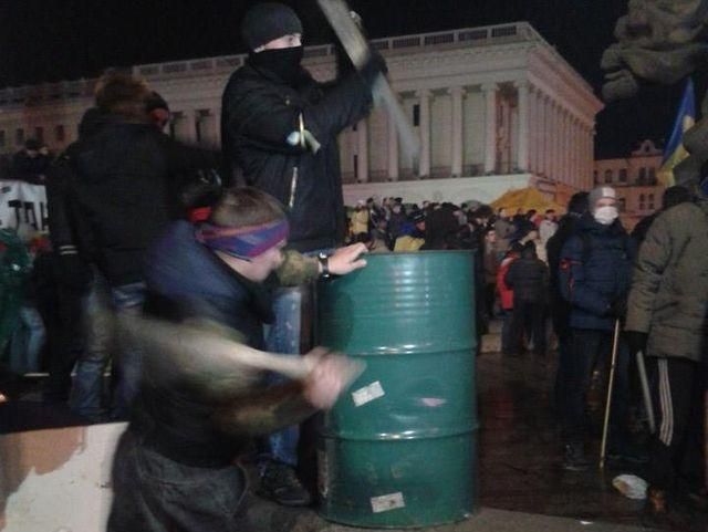 На Евромайдане в Киеве осталось несколько сотен активистов