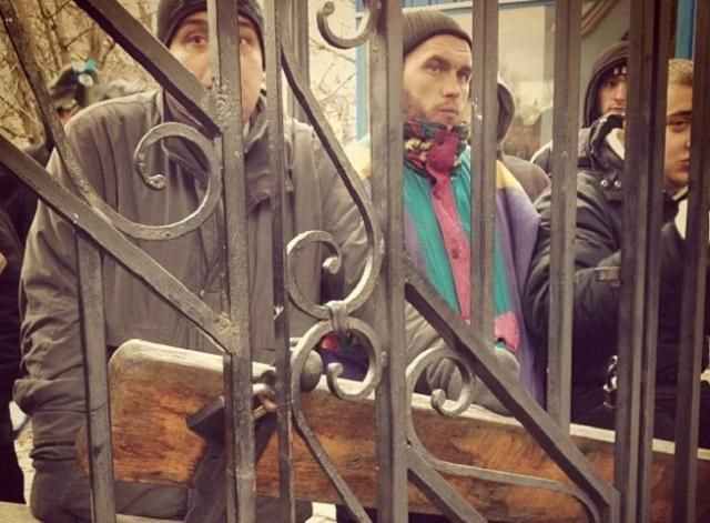 Учасників Євромайдану виловлюють по Києву Учасників Євромайдану виловлюють по Києву